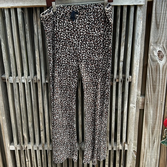 Leopard loungewear flared bottom drawstring waist sleeveless round neck top - Picture 3 of 7